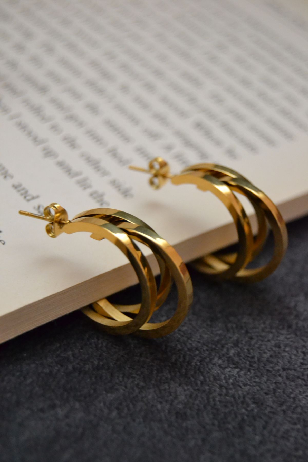 Pair of gold double-hoop earrings